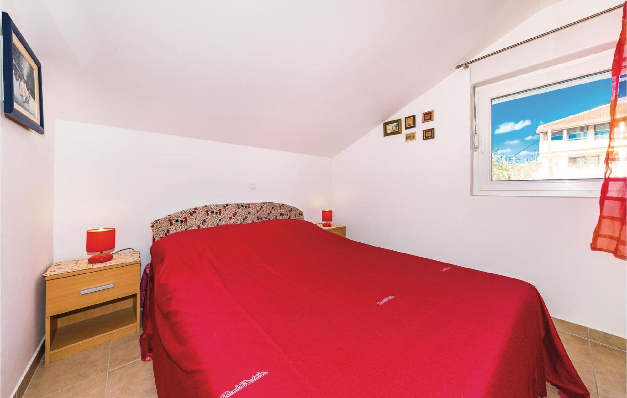 Gorgeous Apartment In Seget Vranjica Exterior foto